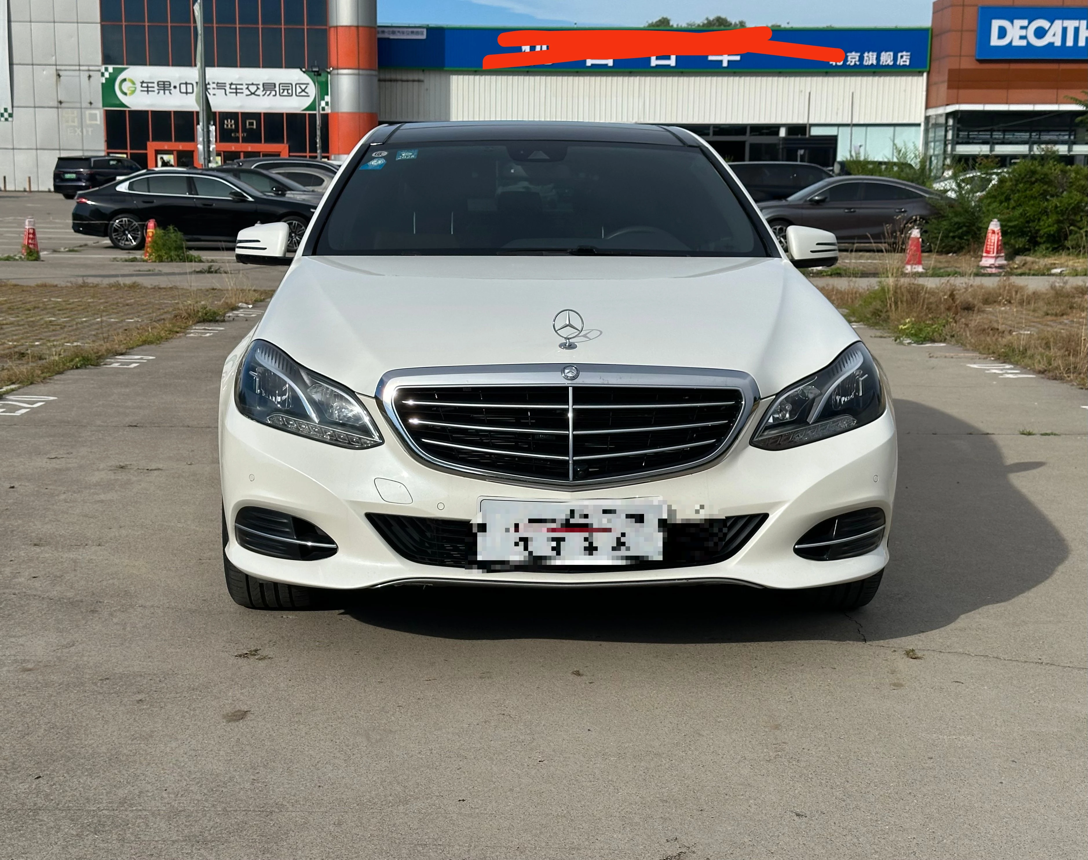 Mercedes-Benz E320 L  4WD - exterior