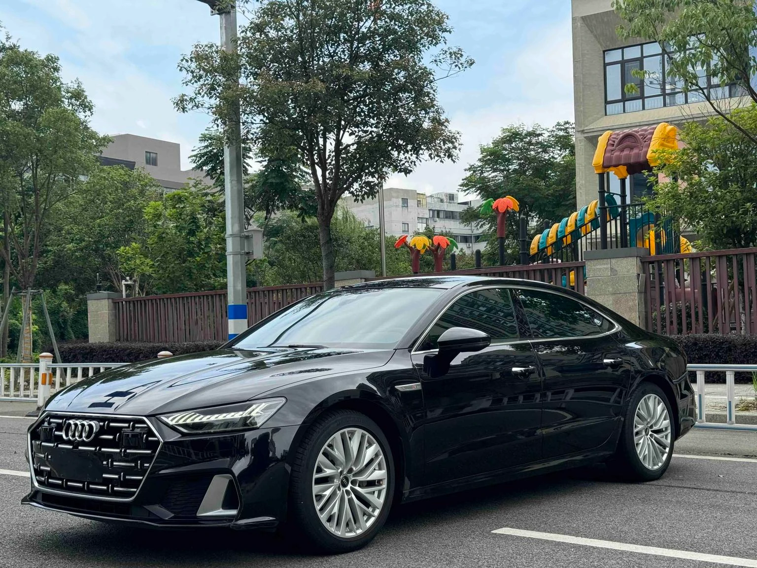 Audi A7L 45 TFSI S-line Dream Builder Crystal Package