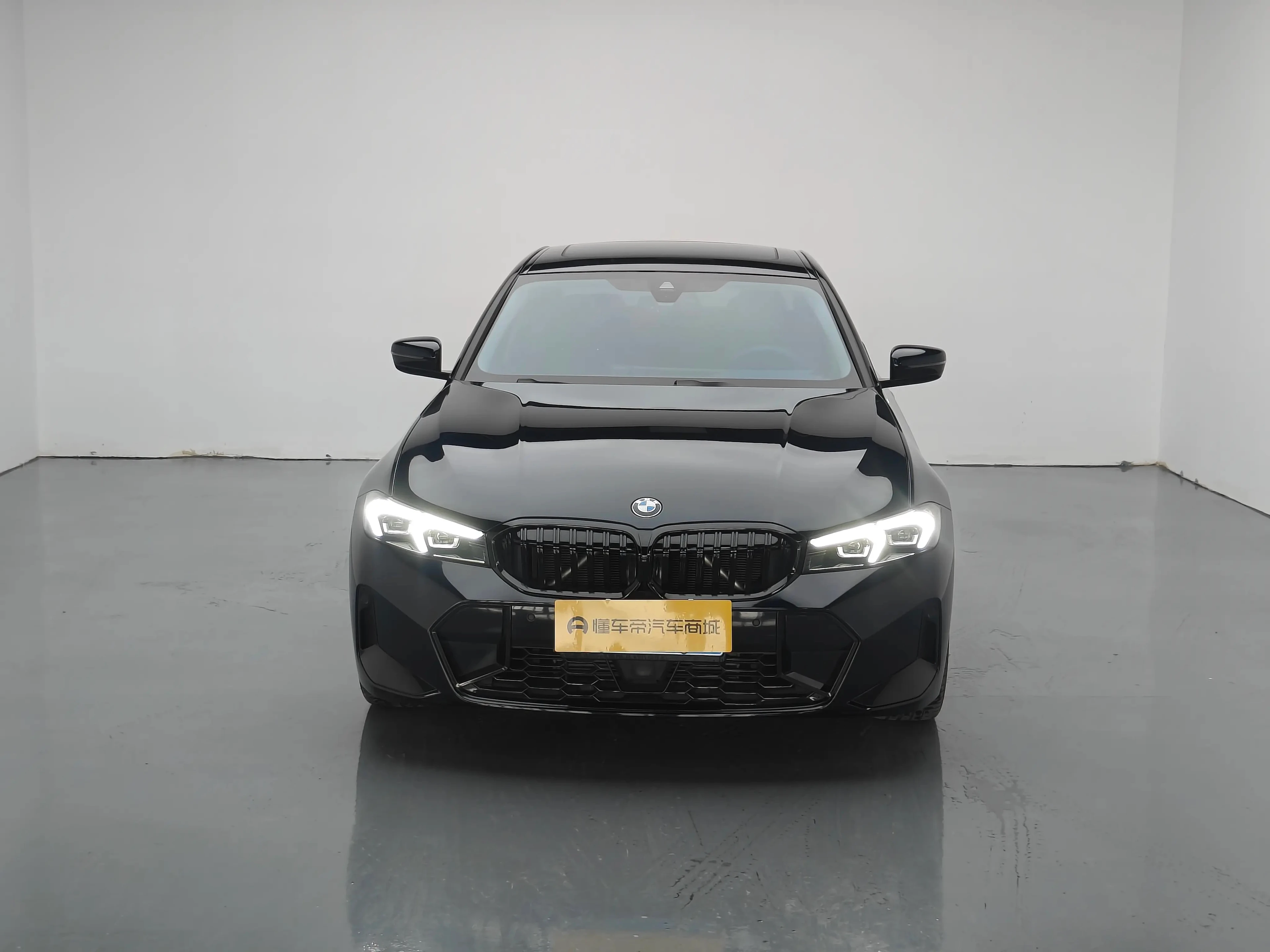 BMW 3 Series 325i M Sport - exterior