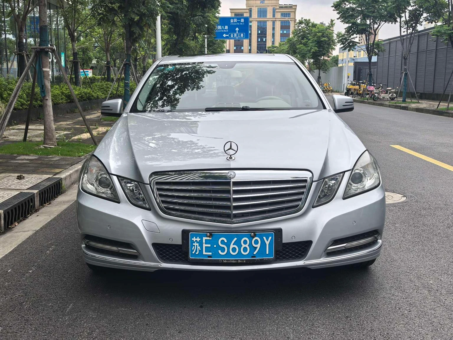 Mercedes-Benz E-Class E260L CGI - exterior