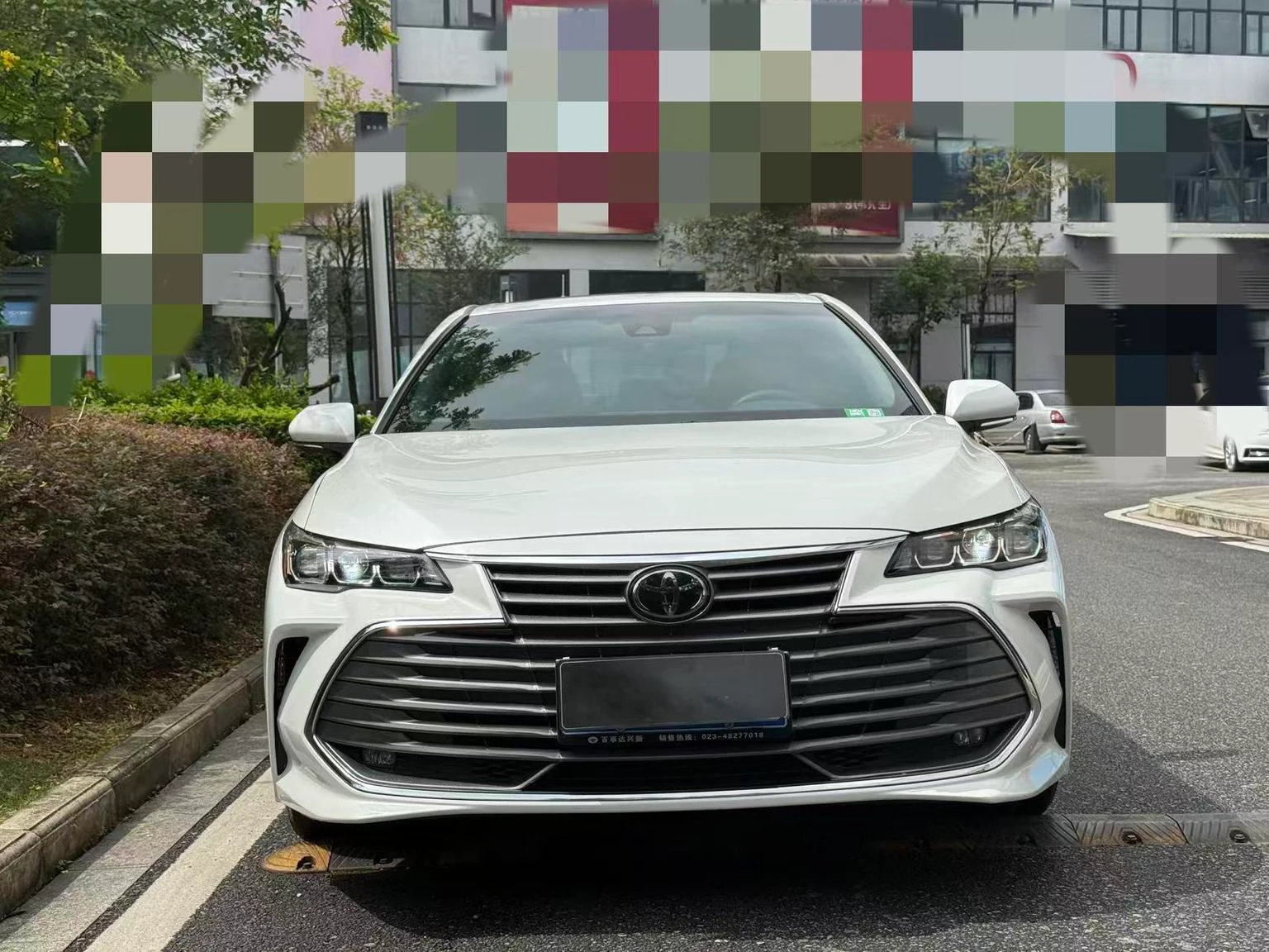 Toyota Avalon 2.5L 8AT 2WD  - exterior