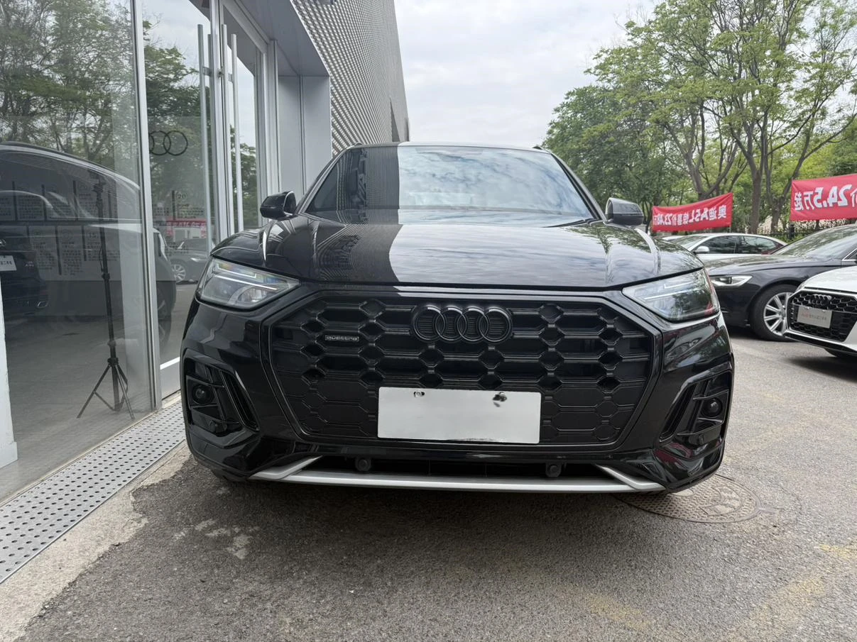 Audi Q5L 40TFSI Luxury Dynamic Model - exterior