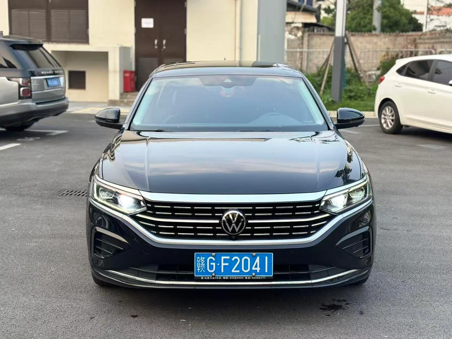 Volkswagen Passat 330TSI Luxury Edition - exterior