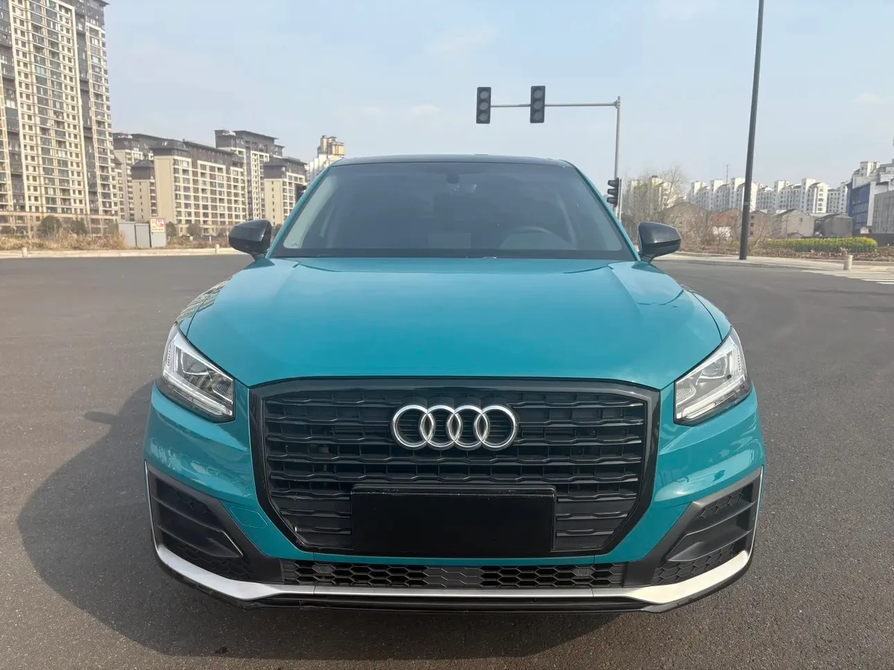 Audi Q2L 35 TFSI Progressive Dynamic - exterior