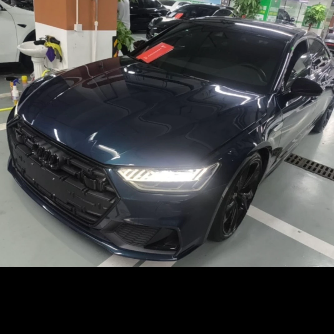 Audi A7L 55 TFSI Zhiyuan 