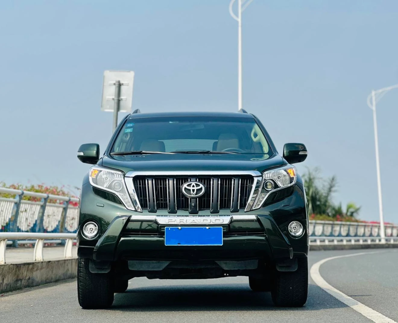 Toyota Prado - exterior