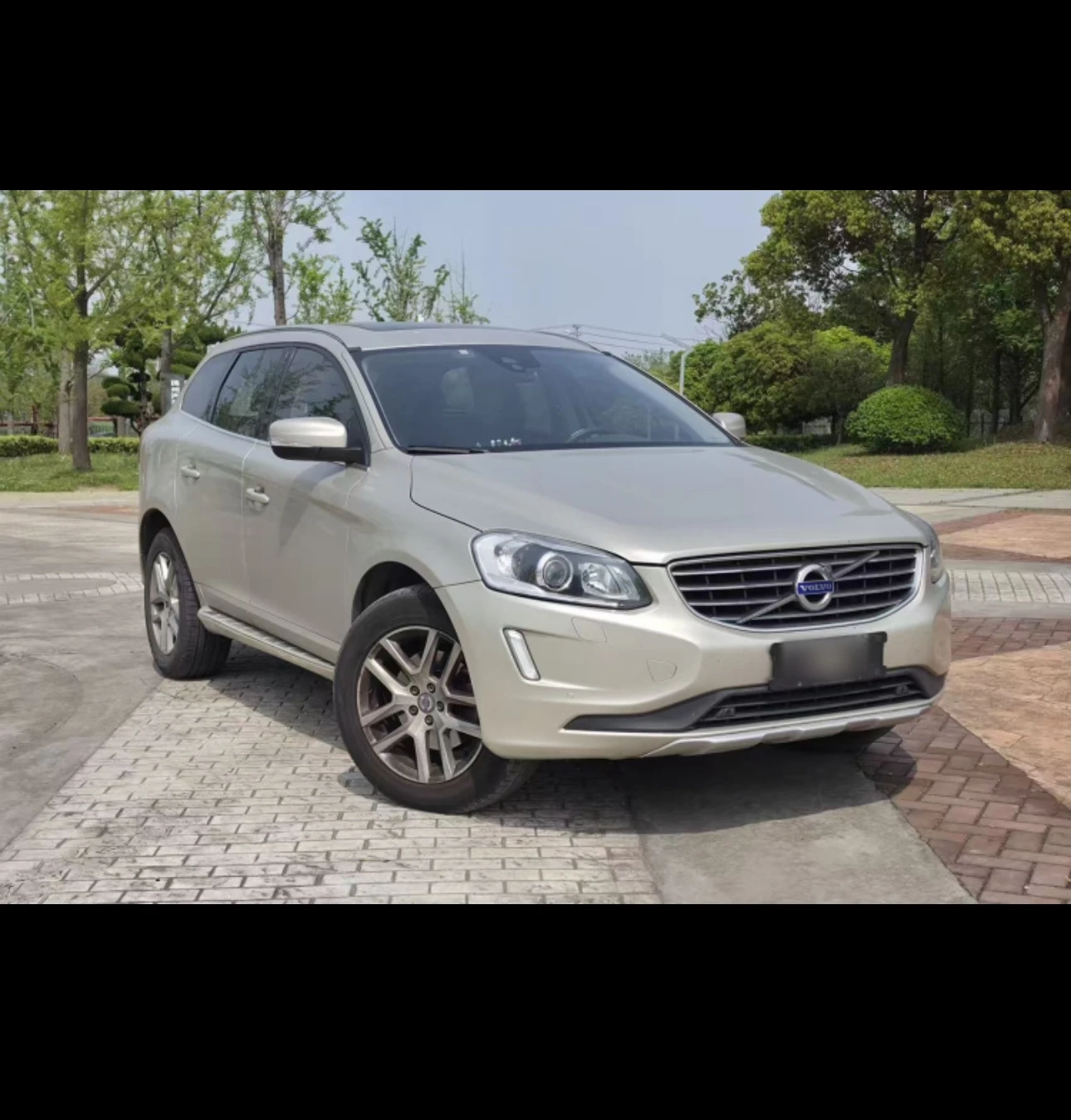 Volvo XC60 T5 AWD - exterior