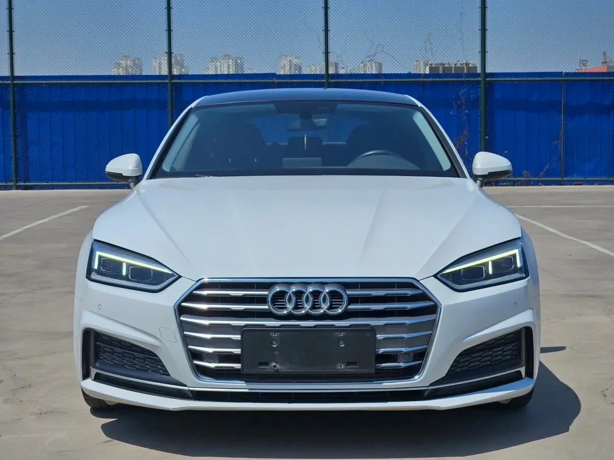 Audi A5 40TFSI Fashion Line - exterior