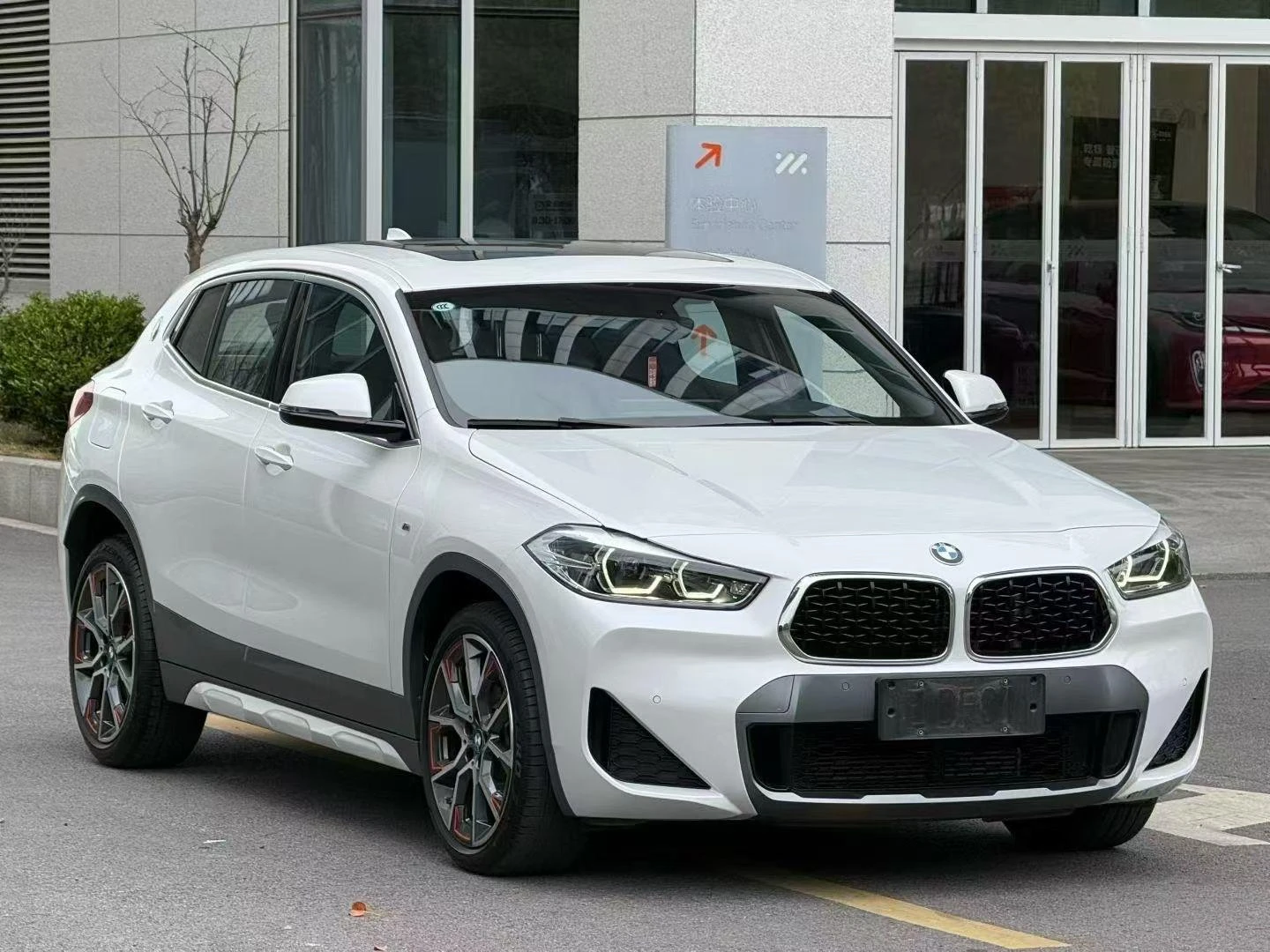 BMW X2 sDrive25i Leading M Sport Package - exterior
