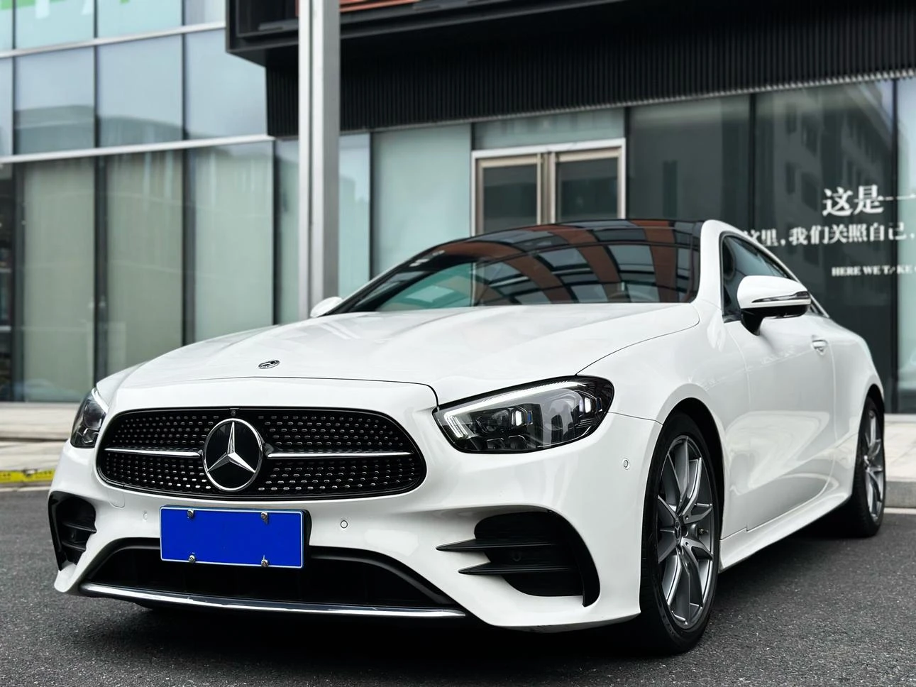 Mercedes-Benz E-Class  E 300 Coupe - exterior