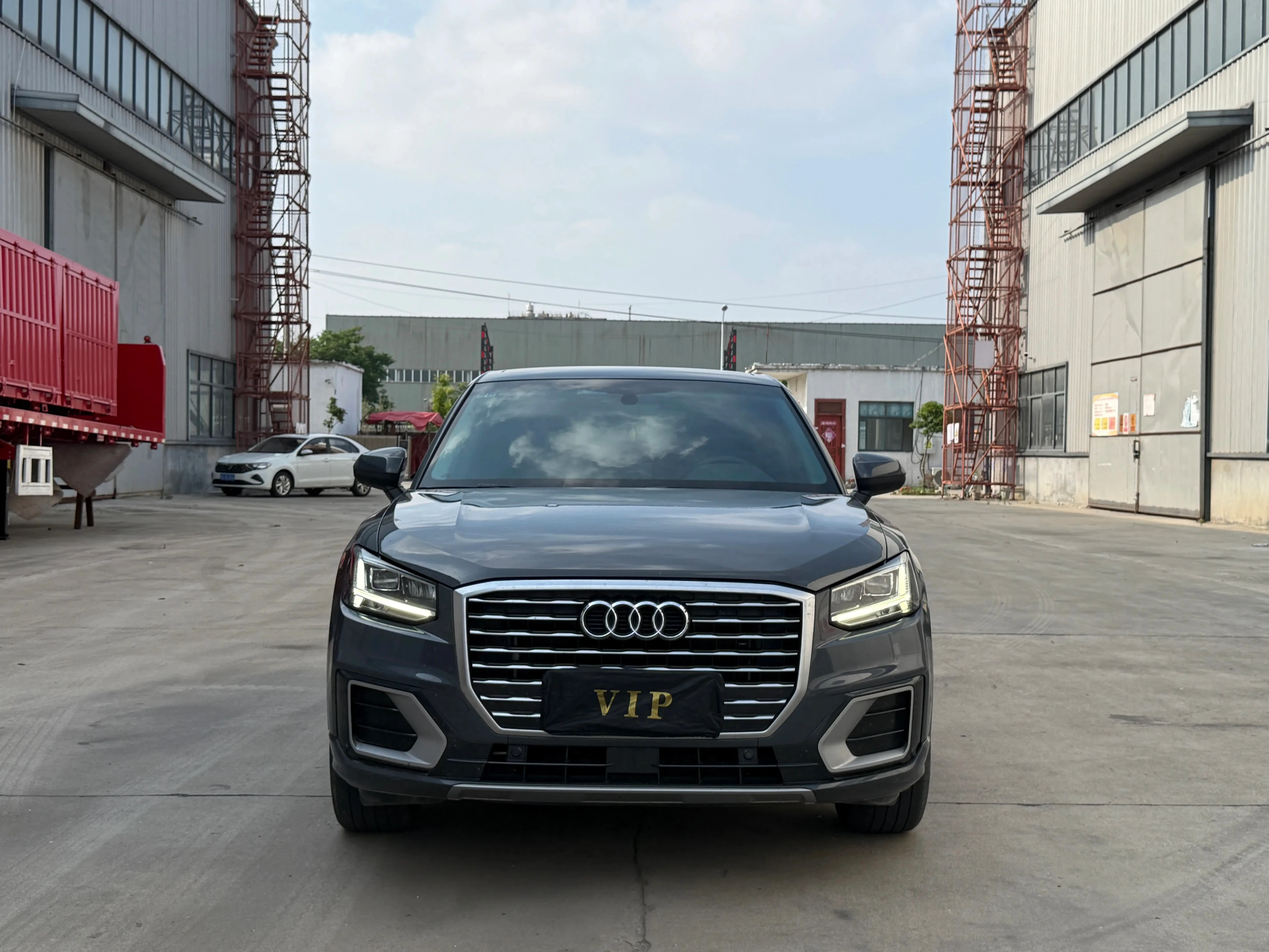Audi Q2L 35TFSI Progressive Dynamic - exterior