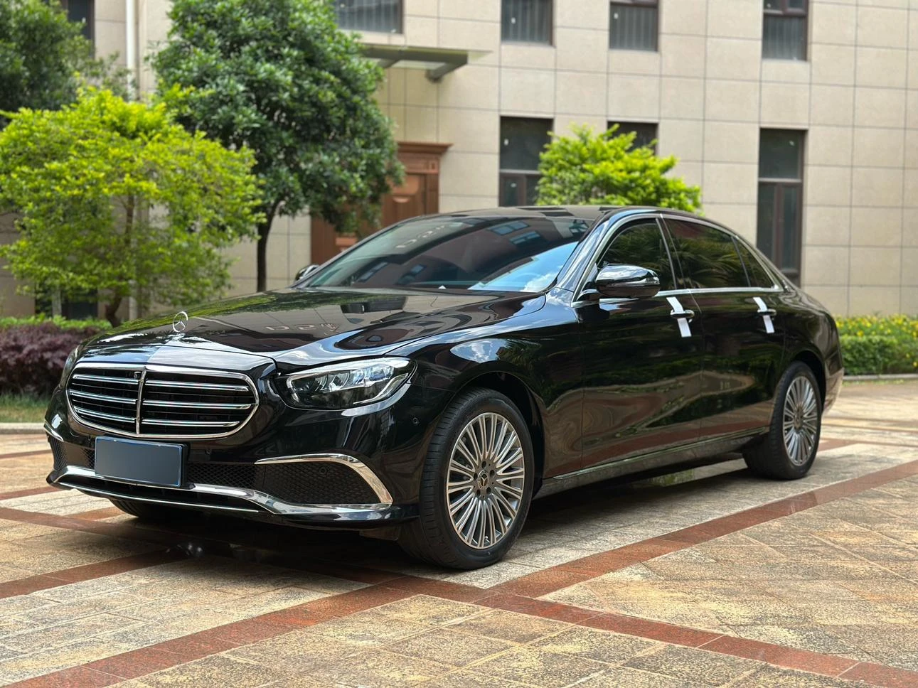Mercedes-Benz E-Class E300 L