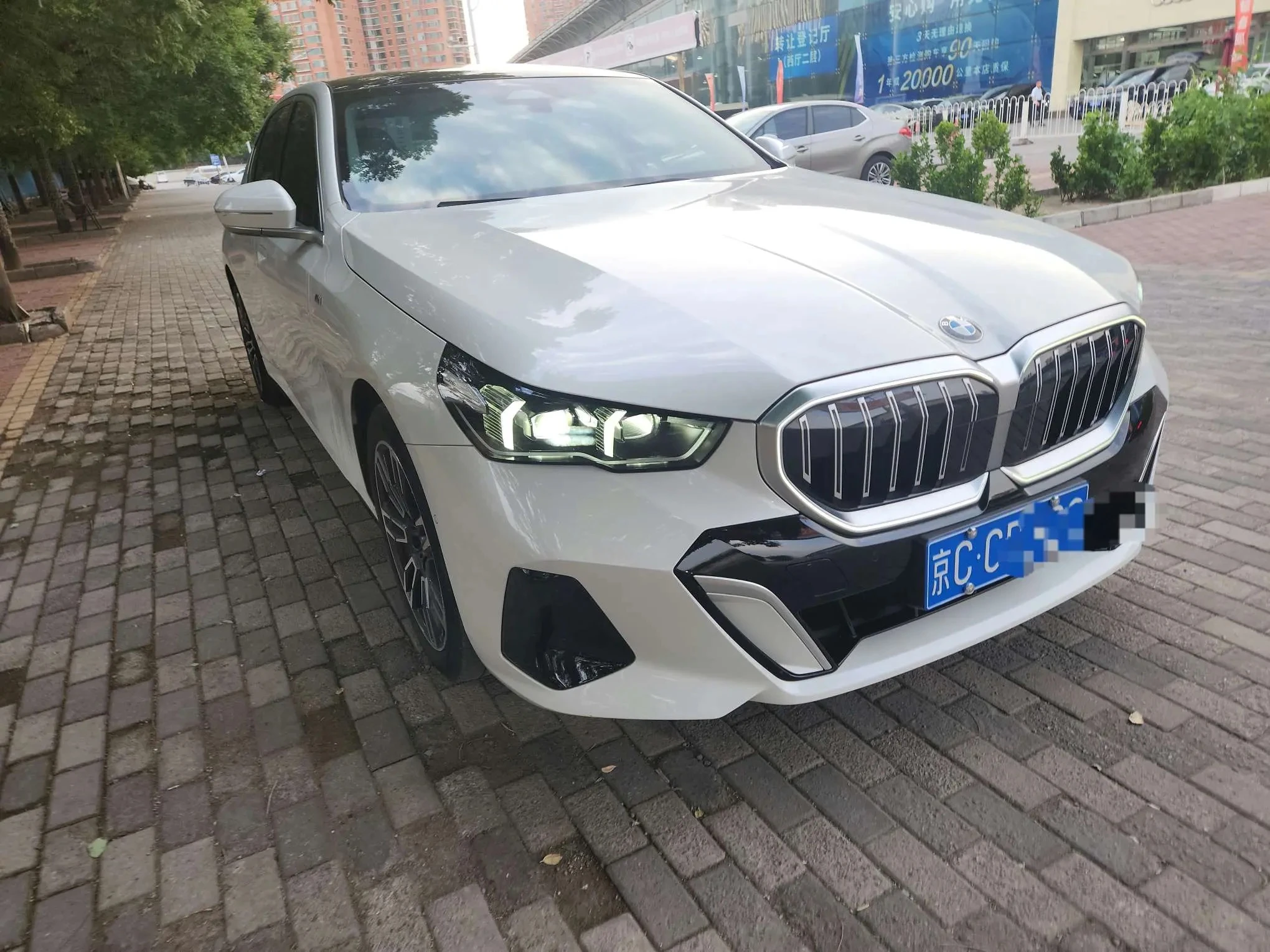 BMW 5 Series 525Li M Sport - exterior