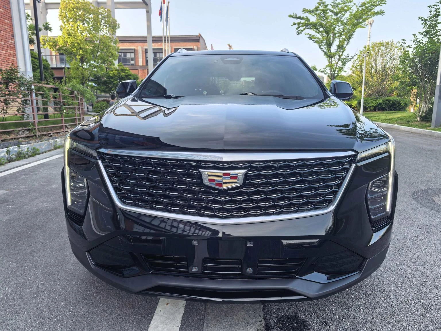Cadillac XT4 28T 2WD Luxury - exterior