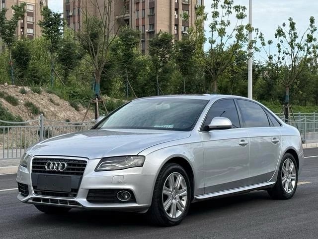 Audi A4L standard