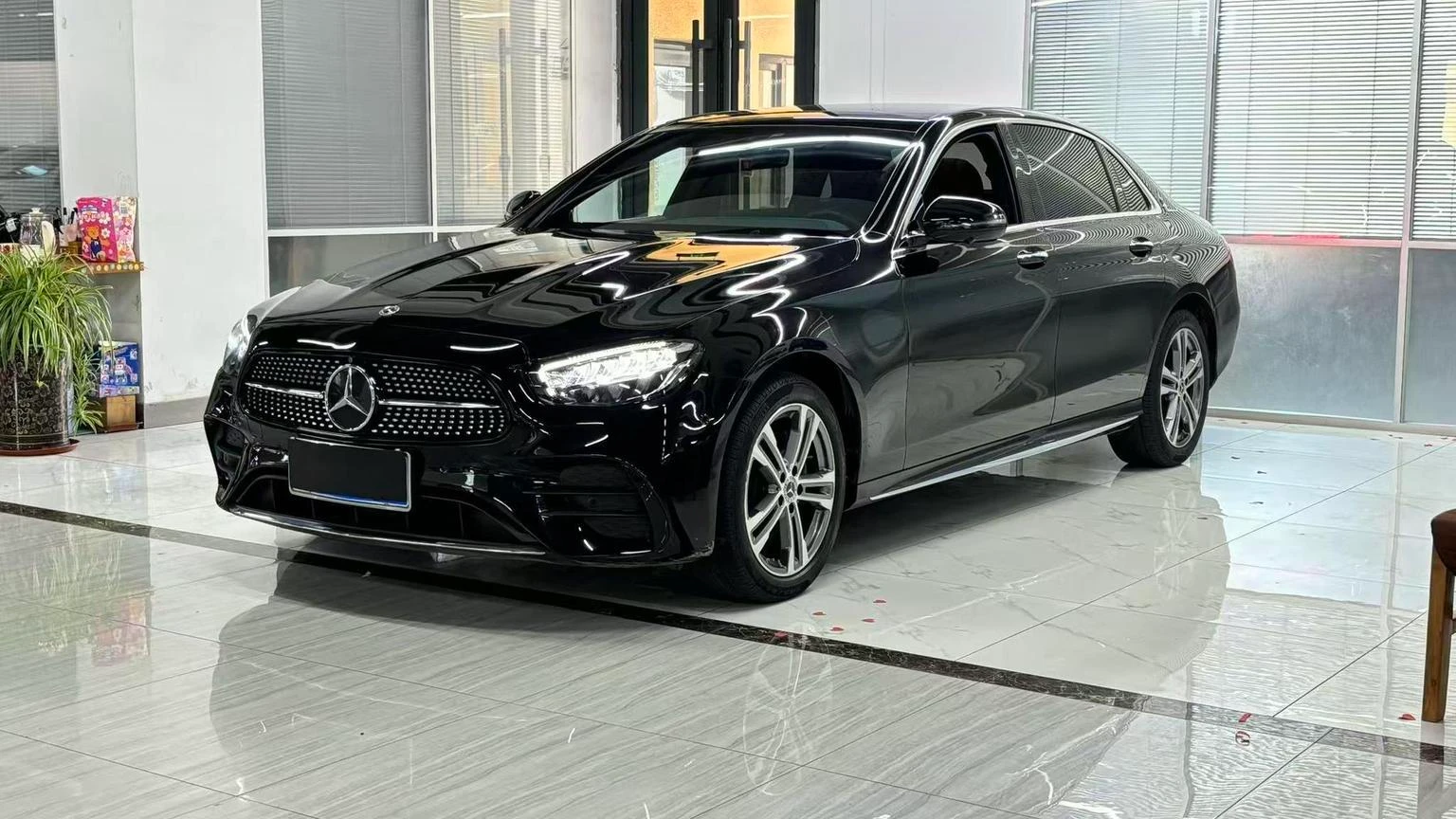 Mercedes-Benz E-Class E260 L