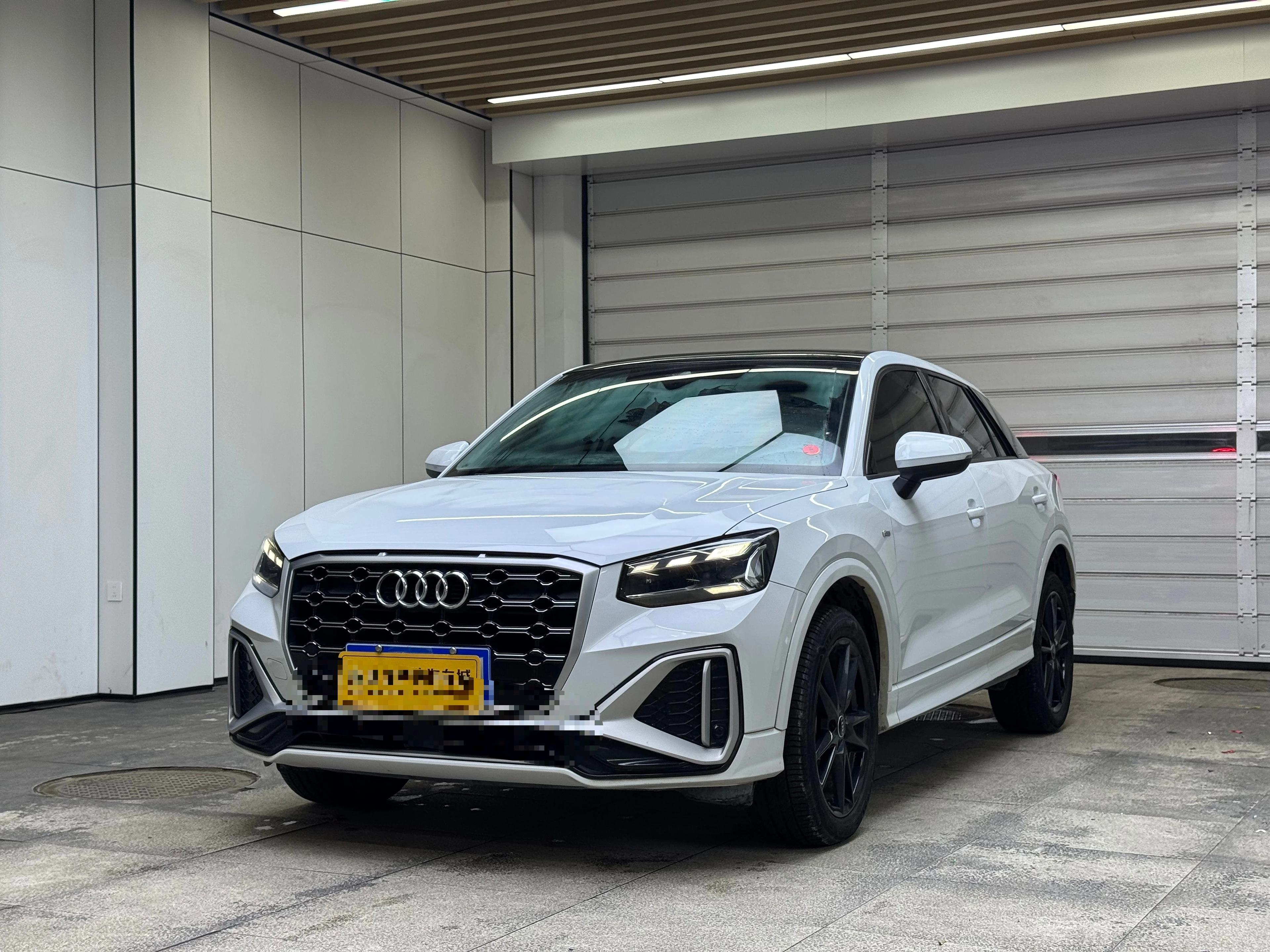 Audi Q2L 35 TFSI - exterior