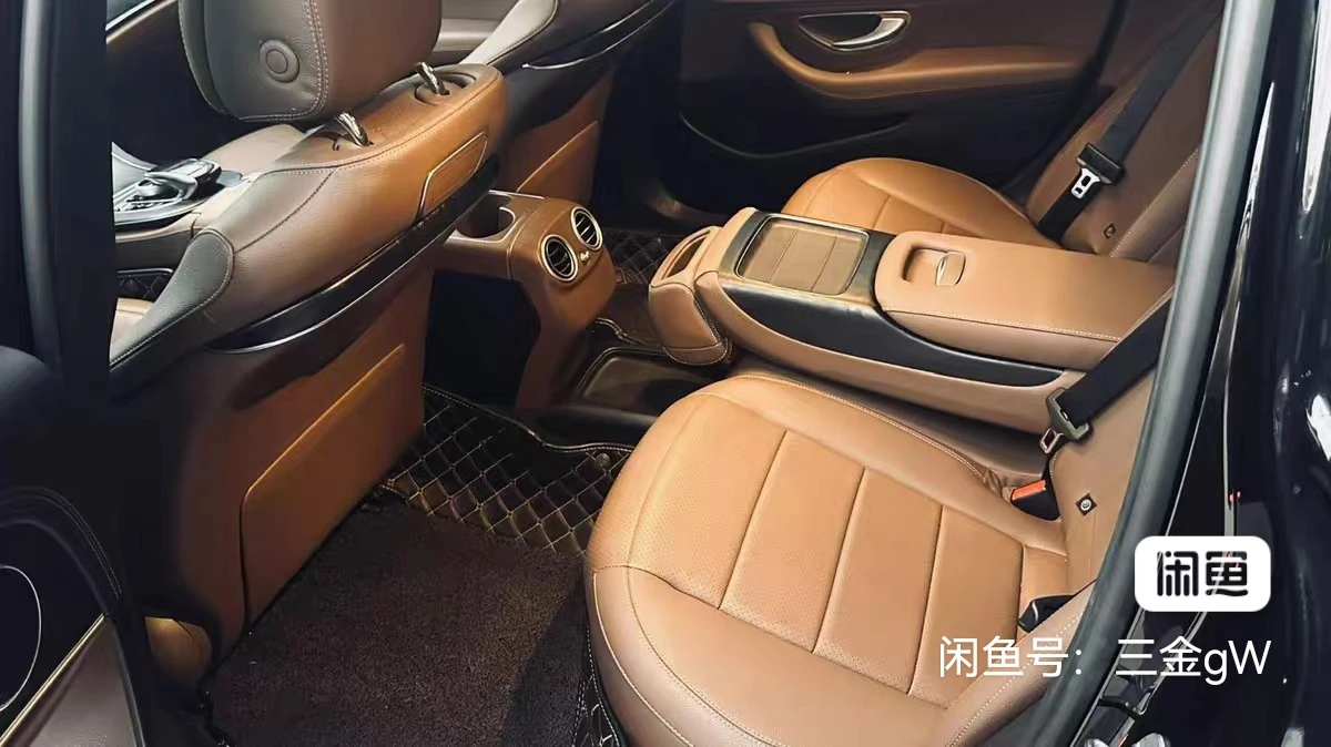 Mercedes-Benz E200L - interior