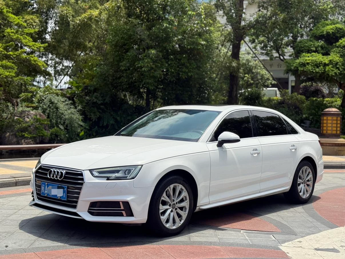 Audi A4L 40 TFSI Progressive - exterior