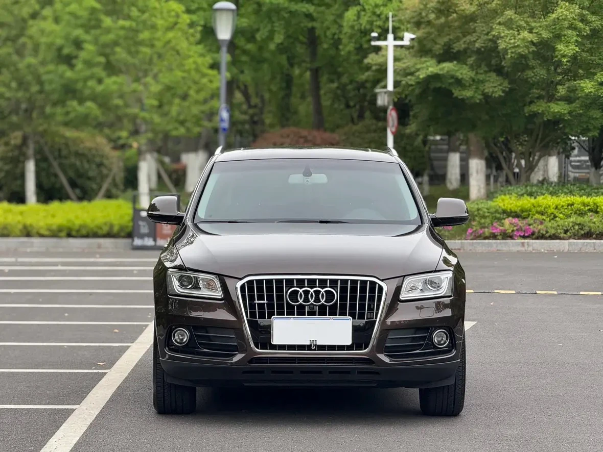 Audi Q5 40TFSI Technology - exterior