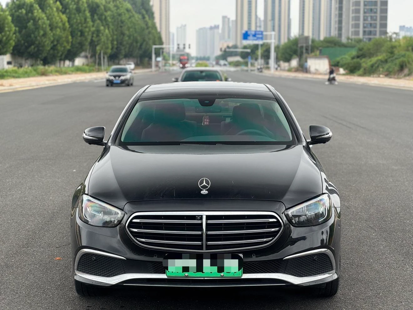 Mercedes-Benz E-Class PHEV E 350 e L Sedan