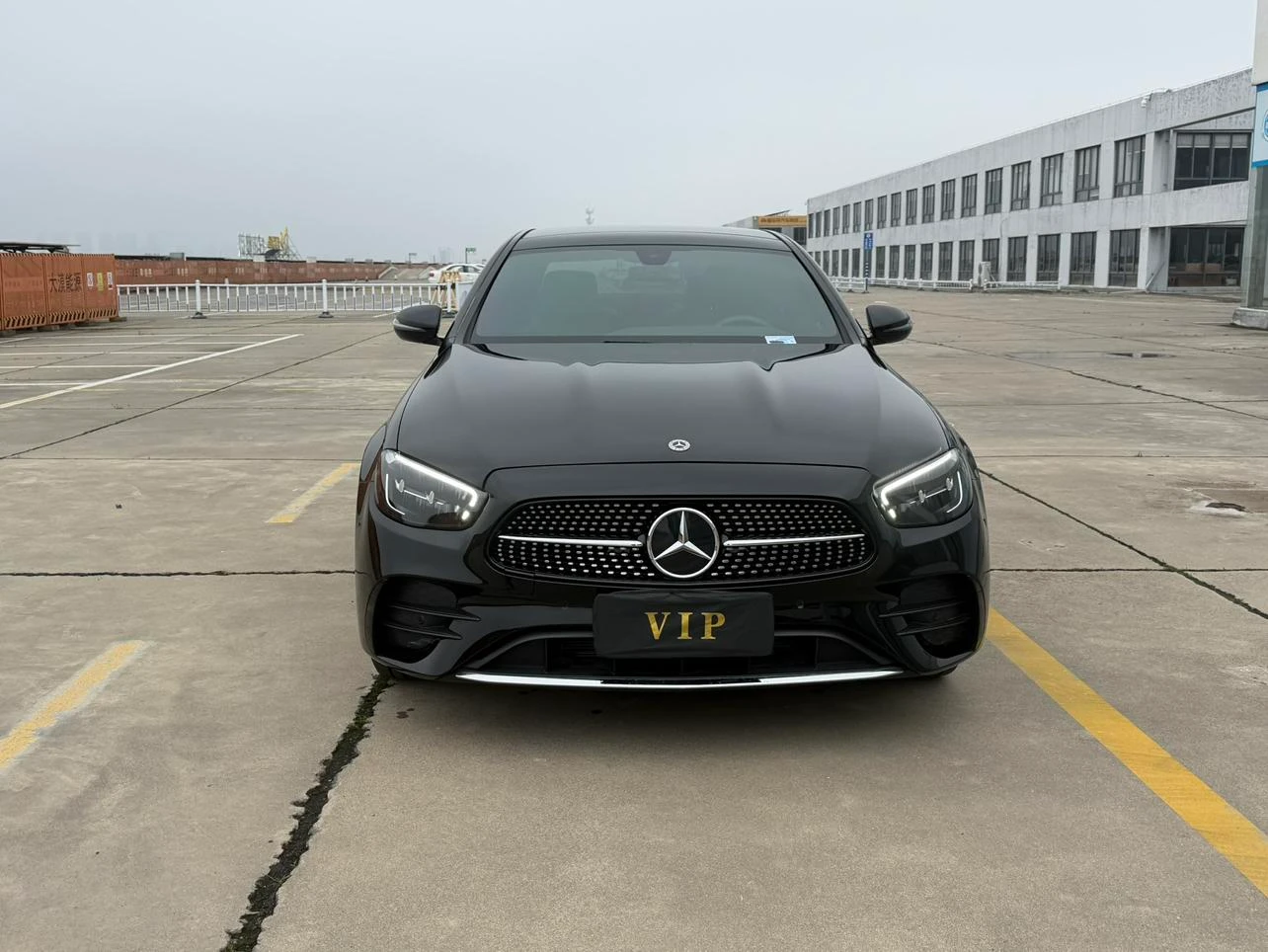 Mercedes-Benz E-Class E260L - exterior