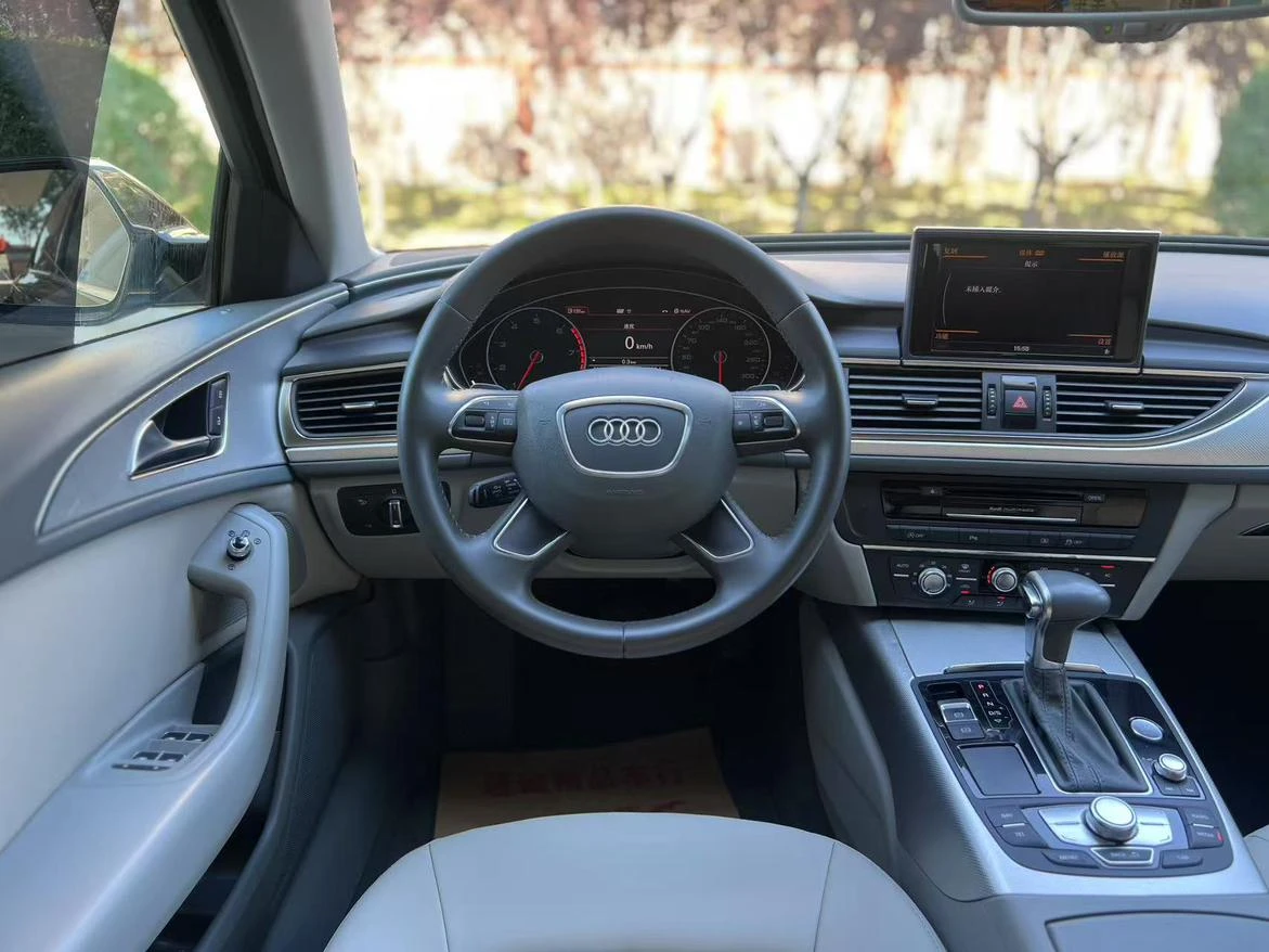 Audi A6L - interior