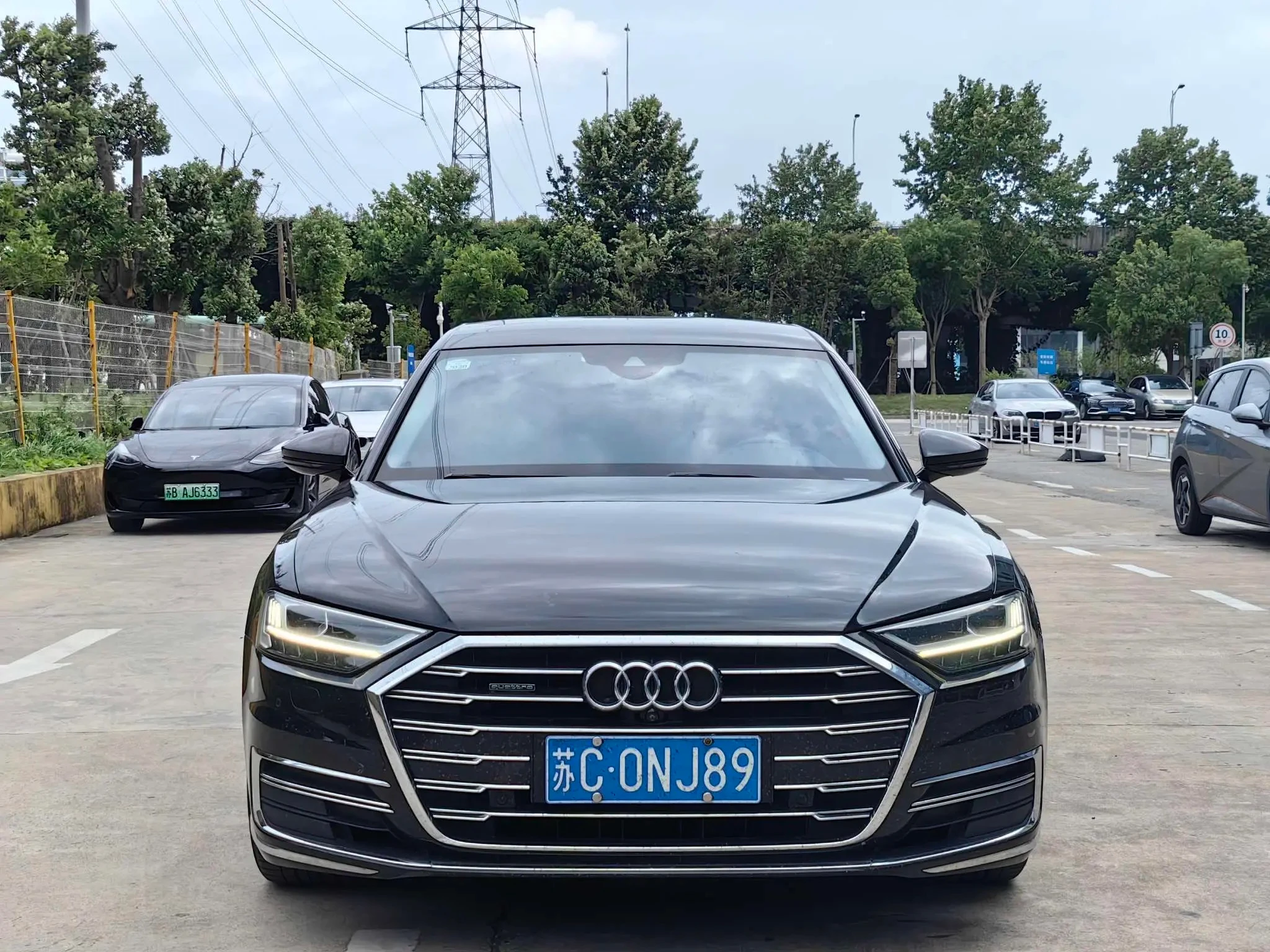 Audi A8L 55 TFSI  Luxury - exterior