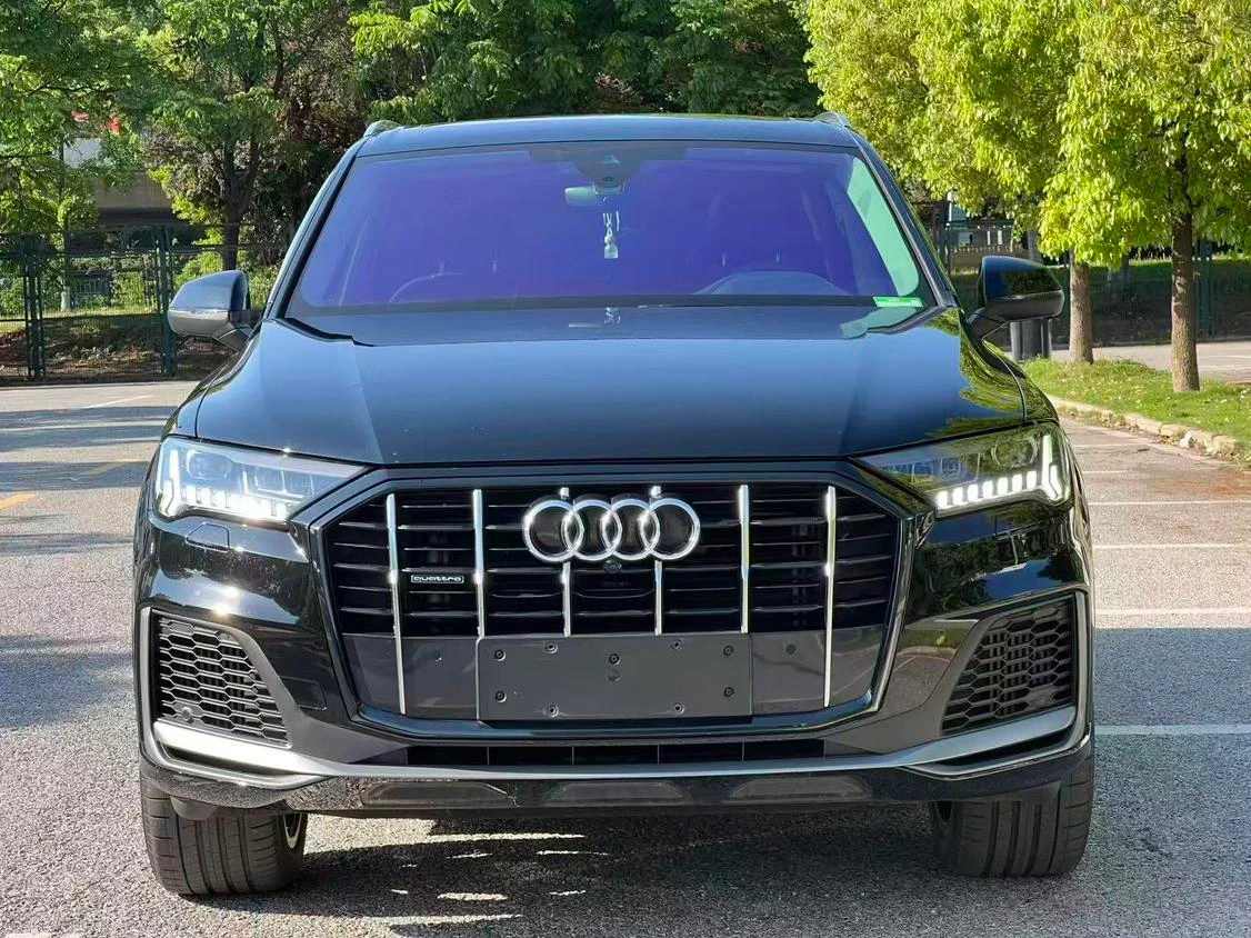 Audi Q7 55 TFSI quattro S-line (Sport Trim) - exterior