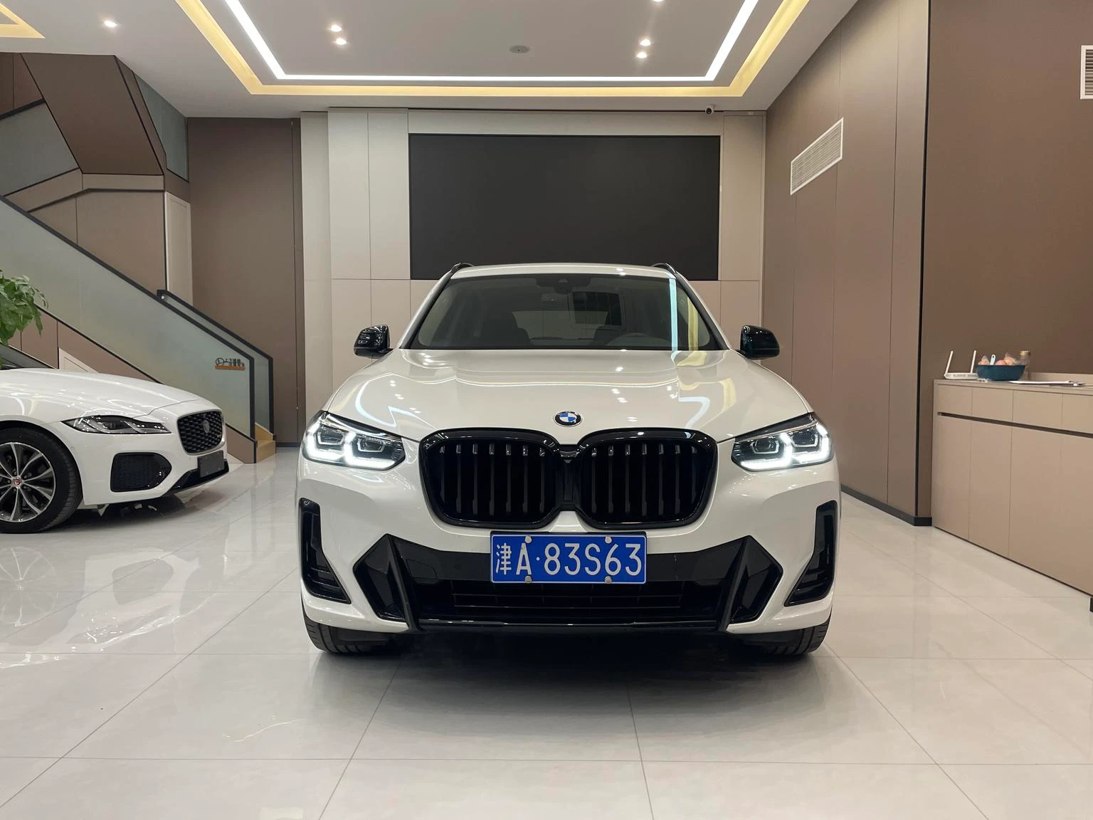 BMW X3 xDrive30i Leading M Sport  - exterior