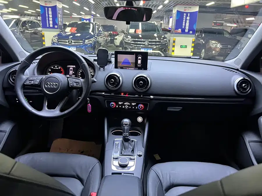 Audi A3  Sportback 35 TFSI  - interior