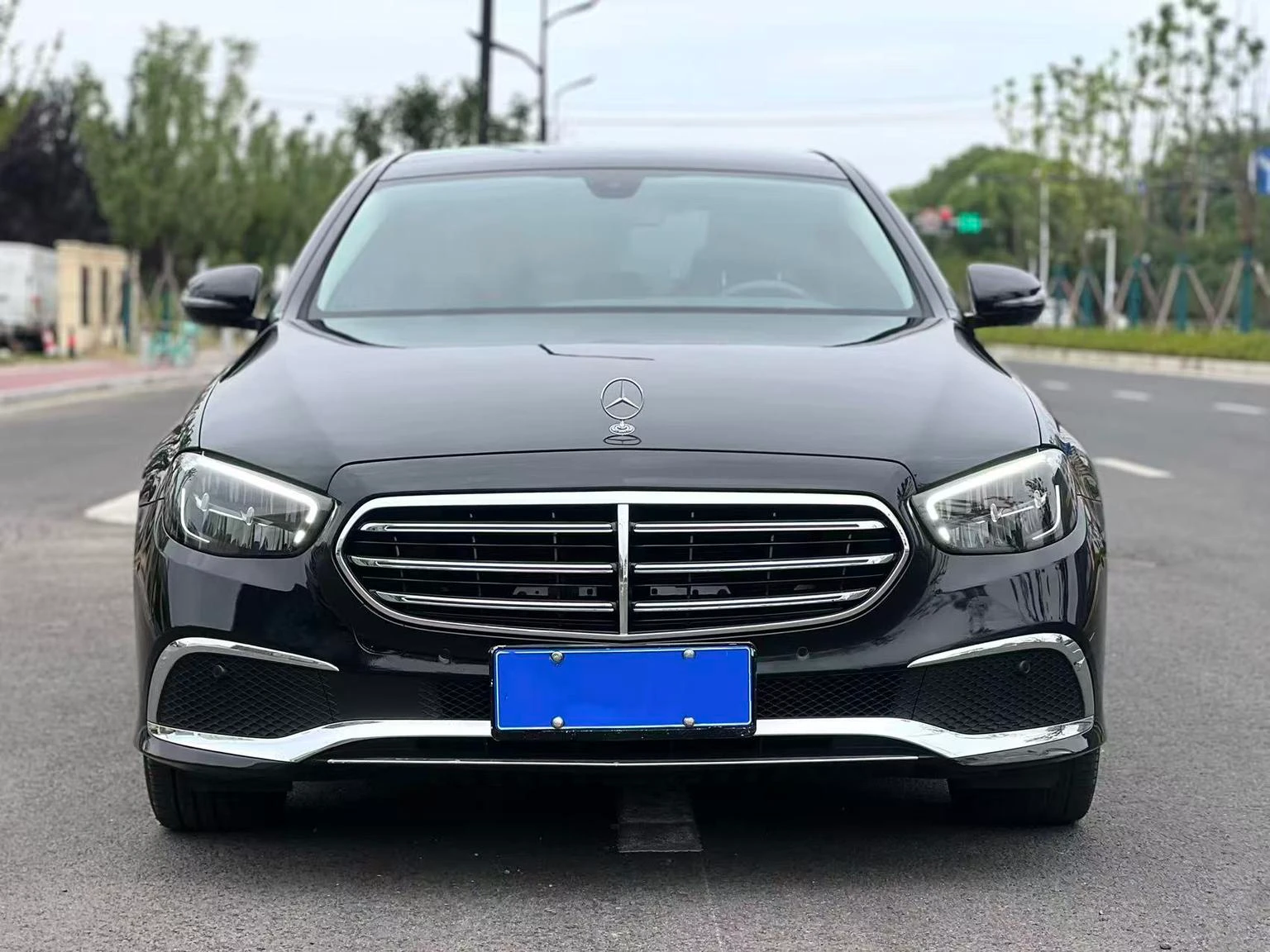 Mercedes-Benz E-Class E260 L - exterior