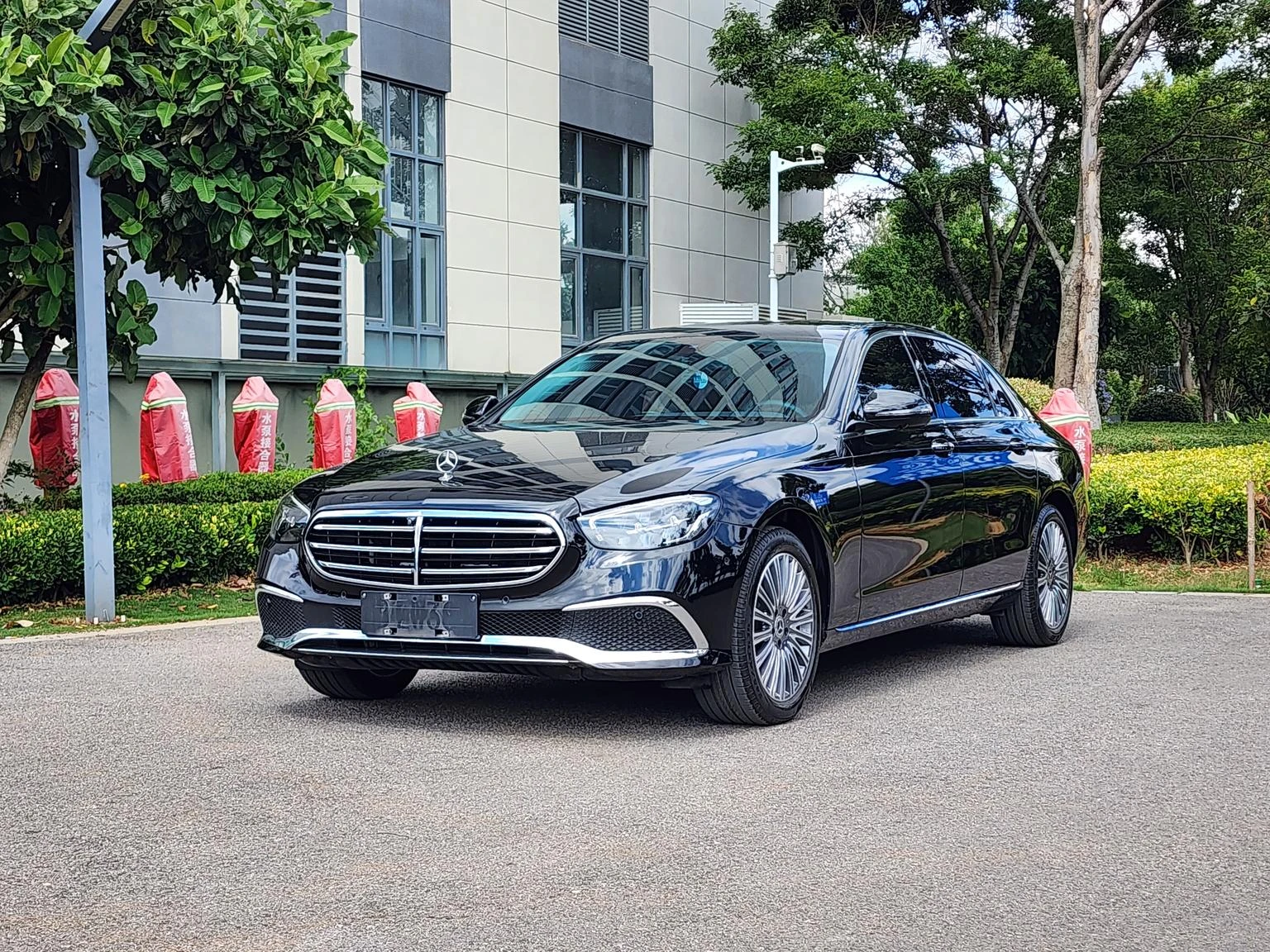 Mercedes-Benz E-Class E 300 L Facelift  - exterior