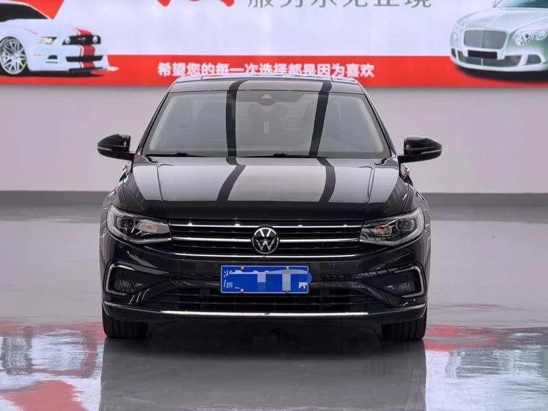 Volkswagen Bora 300TSI DSG Premium Edition - exterior