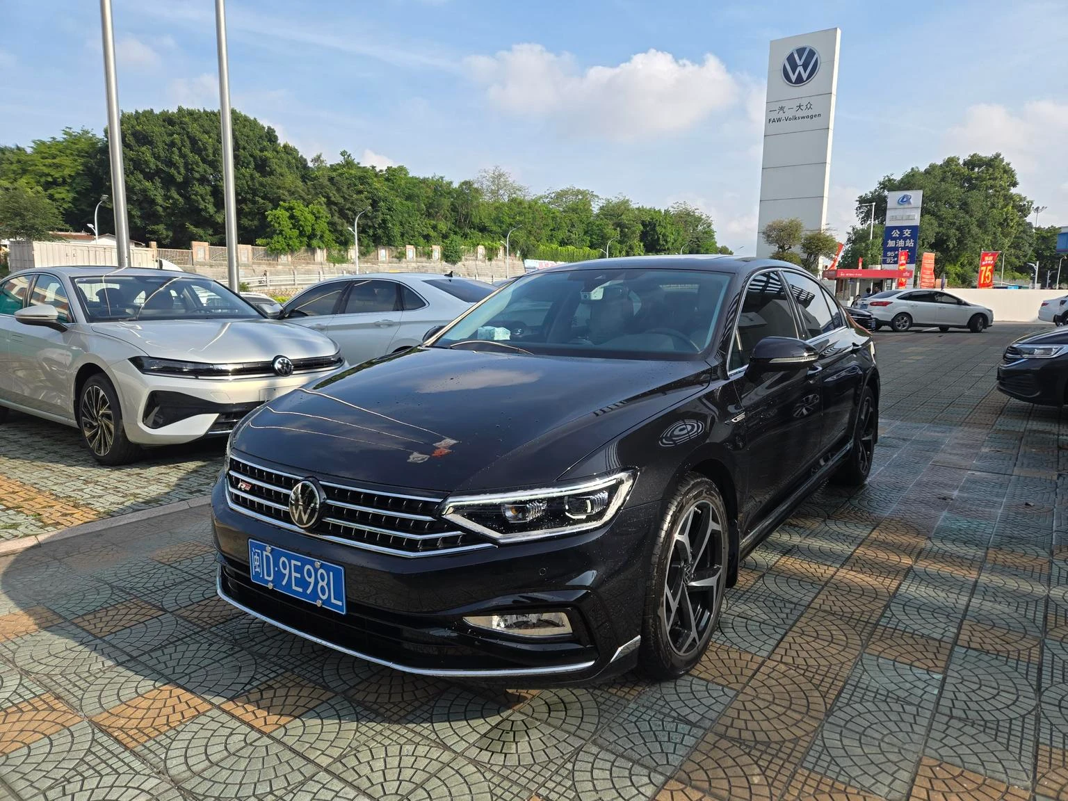 Volkswagen Magotan 2 Million Edition 330TSI DSG Luxury