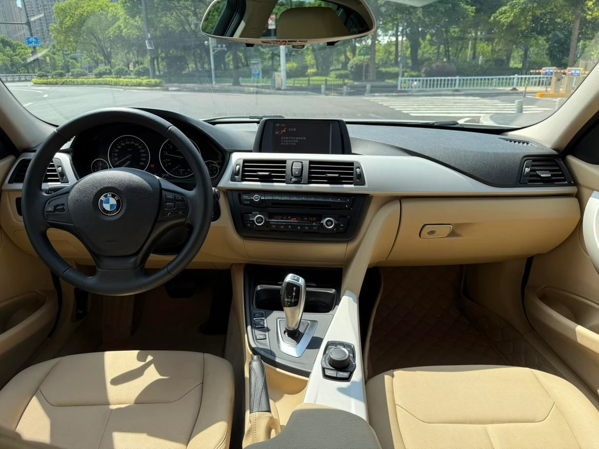 BMW 320Li Fashion - interior