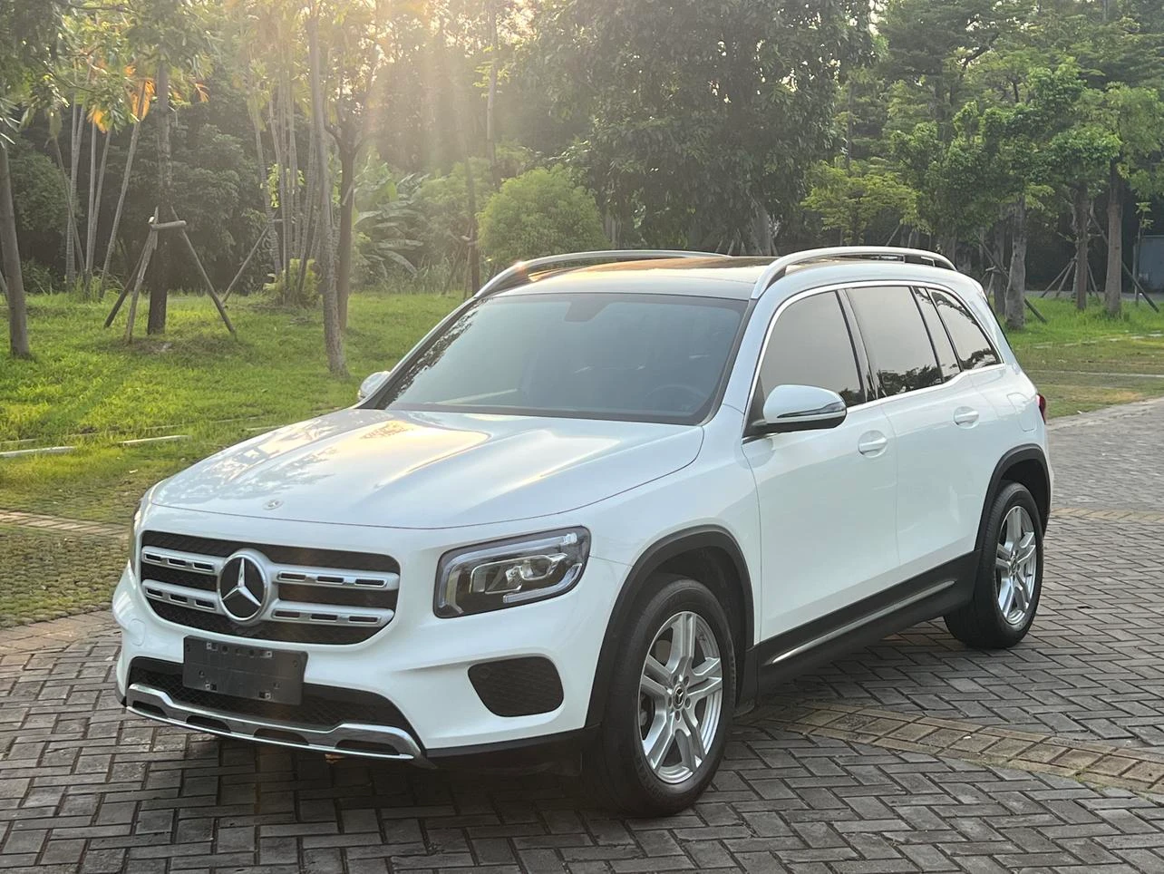 Mercedes-Benz GLB-Class GLB200