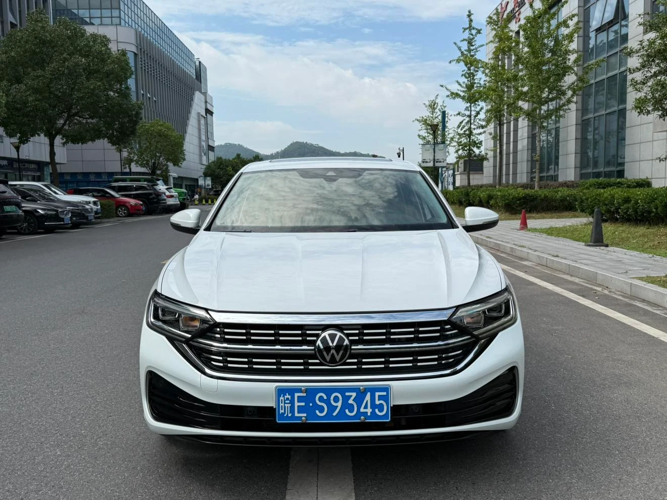 Volkswagen Sagitar 300TSI DSG Beyond Edition - exterior