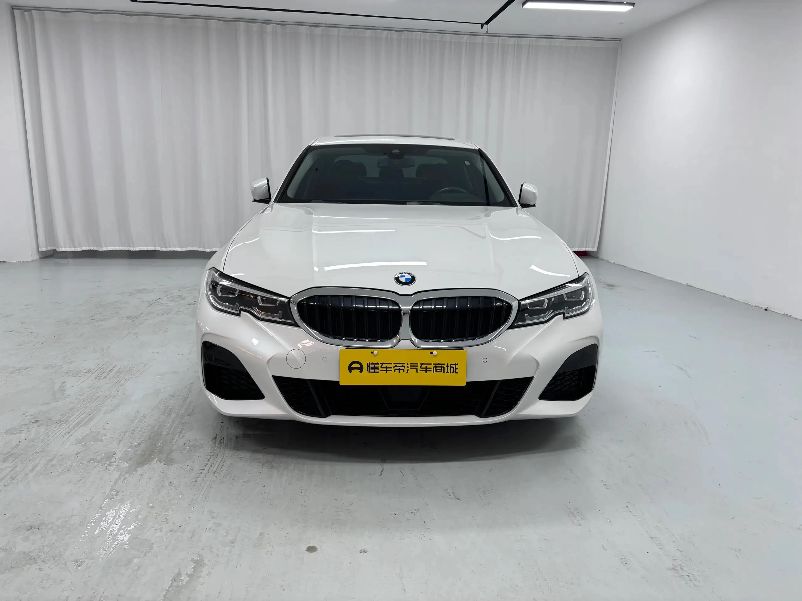 BMW 3 Series 325Li M Sport - exterior