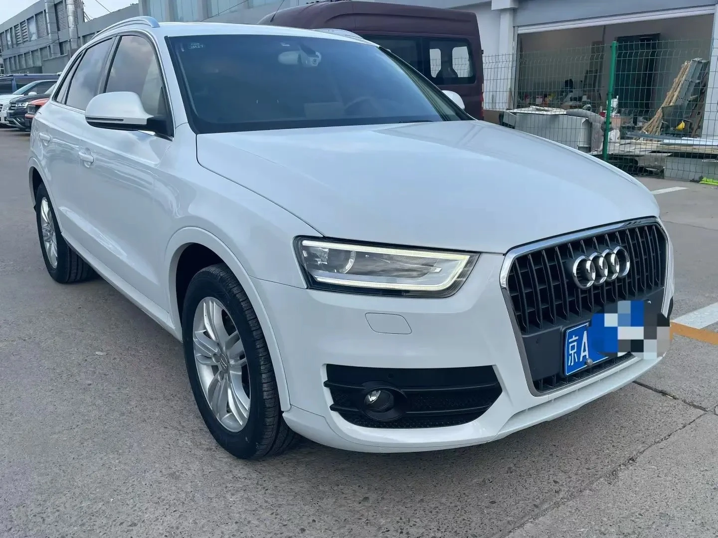 AUDI  Q3   30 TFSI Comfort - exterior