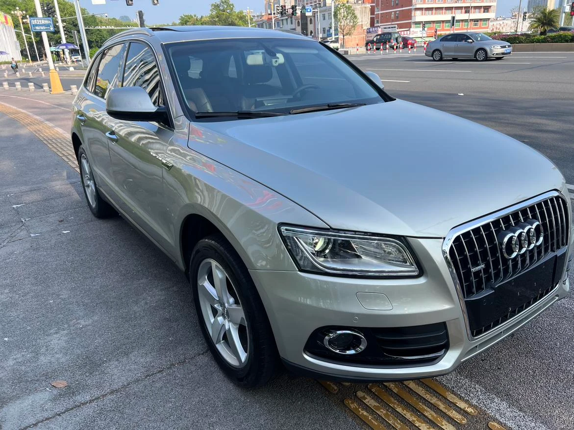 Audi Q5 40 TFSI Technology - exterior