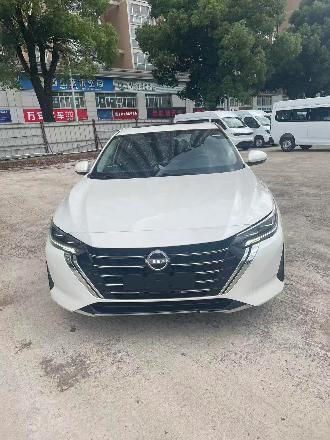 Nissan Sylphy 1.6L CVT Enjoyment Edition - exterior