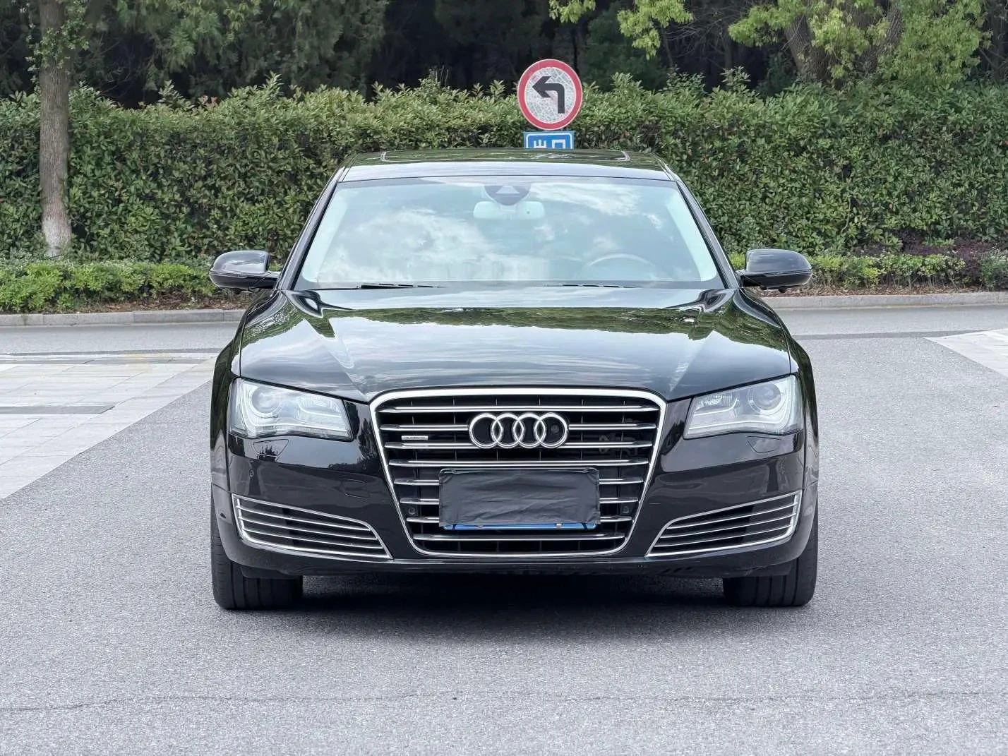 Audi A8L 50 TFSI Prestige Trim - exterior