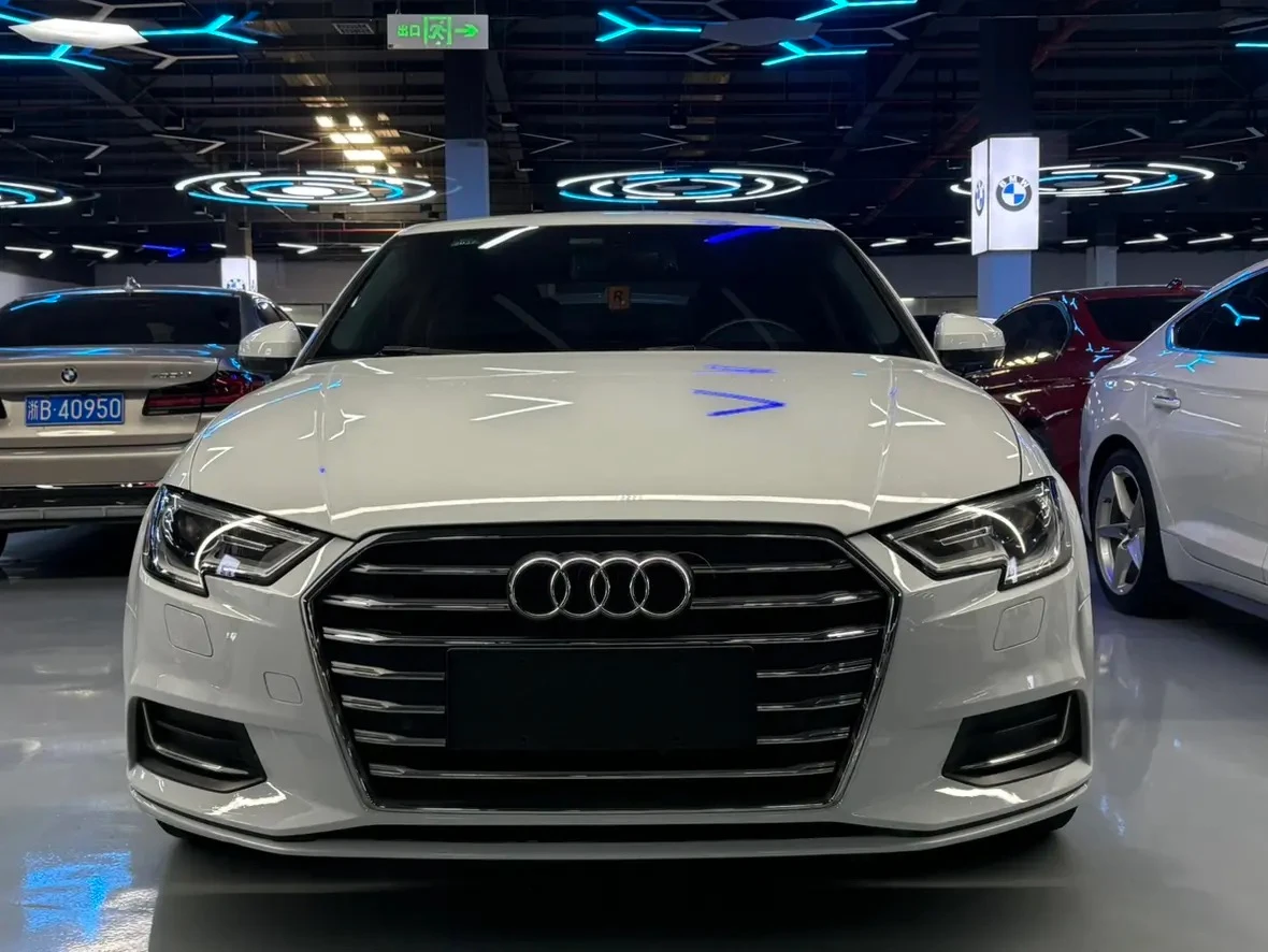 Audi A3 Limousine 35TFSI Progressive Trim - exterior