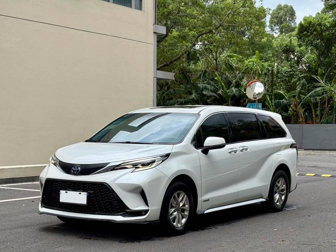 Toyota Granvia Intelligent Hybrid 2.5L Comfort Edition
