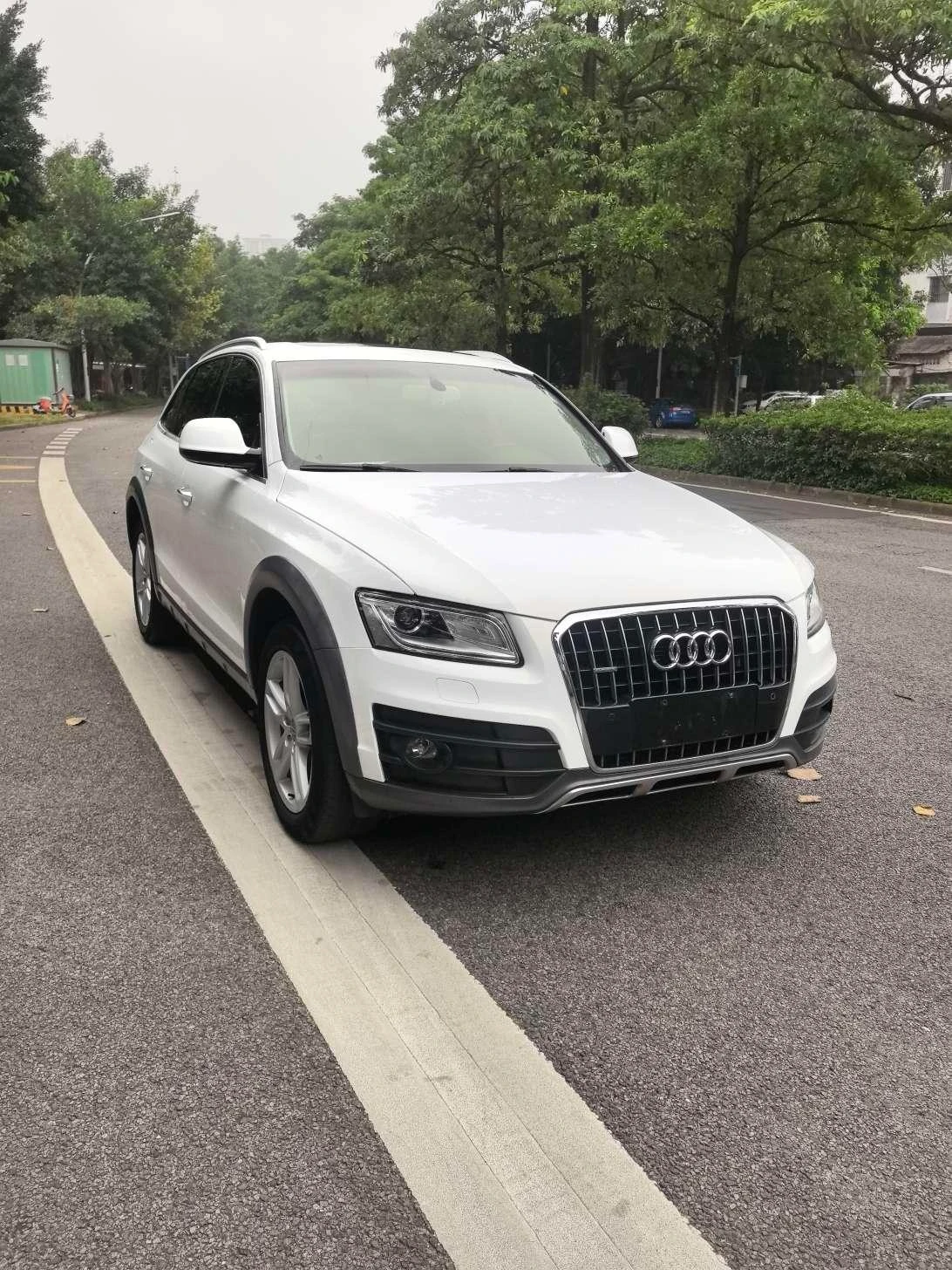 Audi Q5  40 TFSI Collectors' Edition - exterior