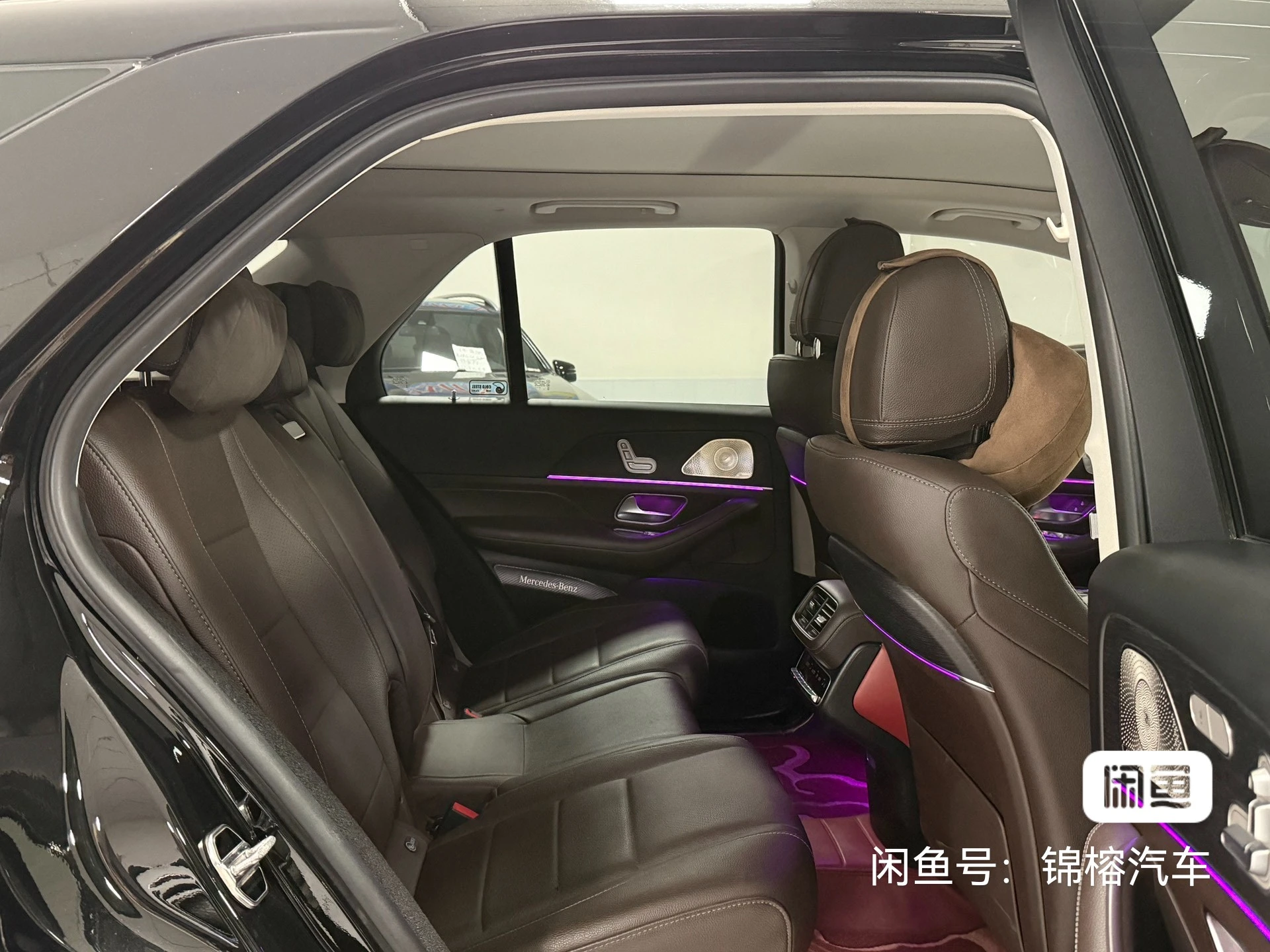 Mercedes-Benz GLE450 4MATIC  - interior