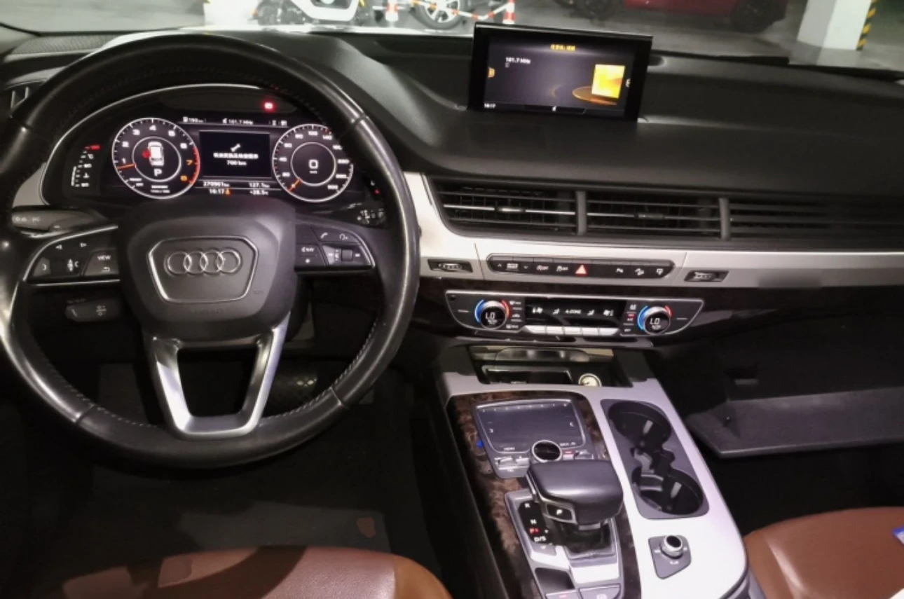 Audi Q7 45TFSI quattro Sport - interior