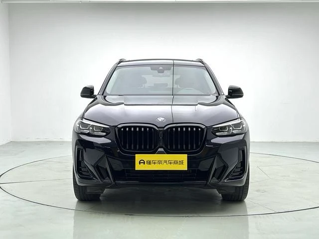 BMW X3 30i Leading Edition - exterior