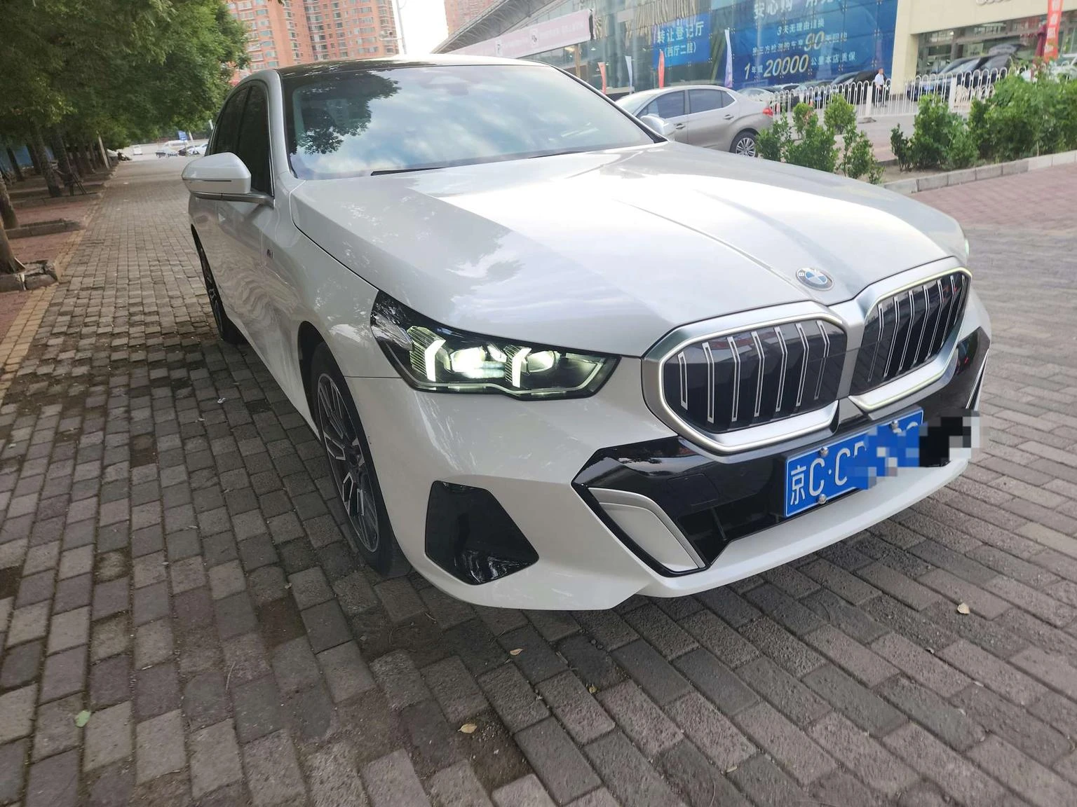 BMW 5 Series 525Li M Sport Package - exterior